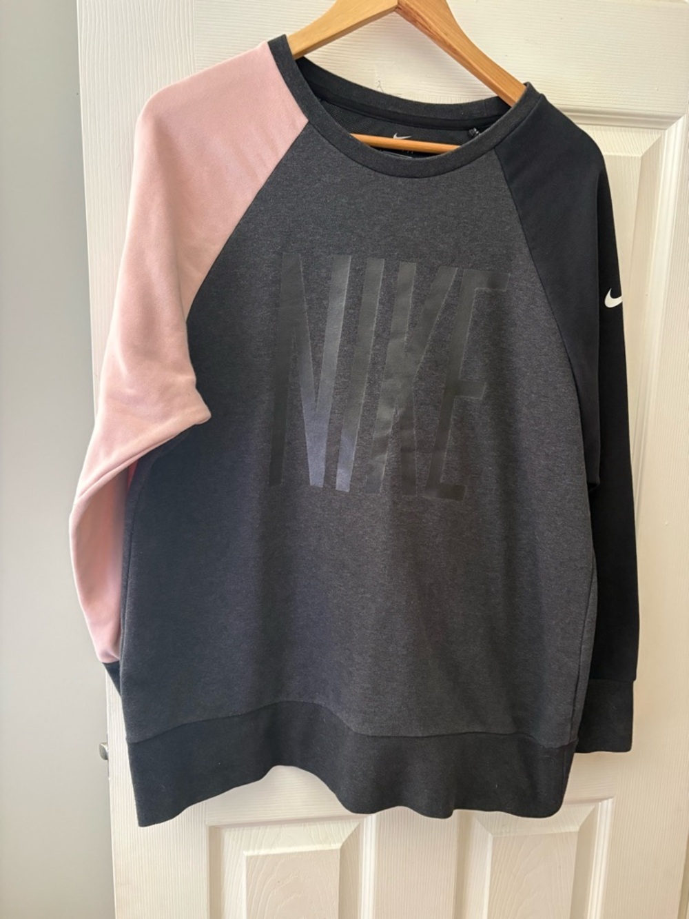 Nike dri fit crewneck sweater color block pink grey black size large - Picture 2 of 9